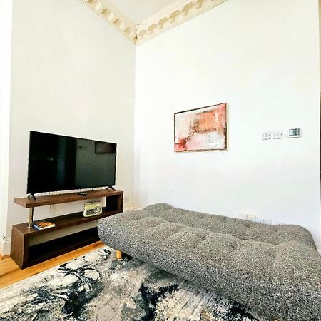Charming Home With Private Balcony, On 1St Floor, With 2 Bathrooms, 3 Min Walk To Earl'S Court Station London Eksteriør bilde