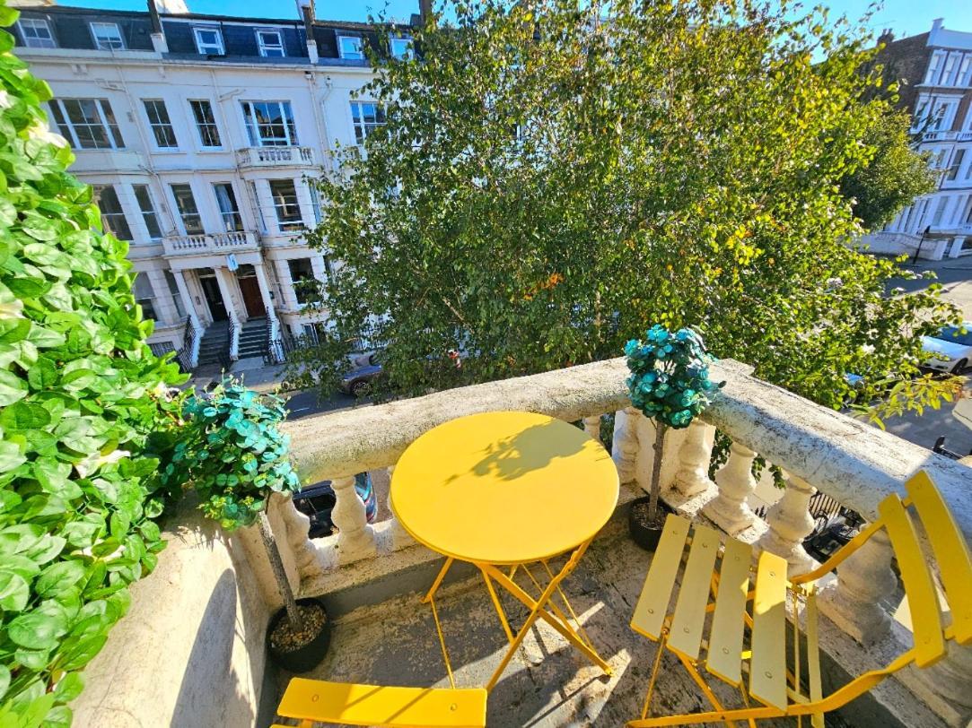 Charming Home With Private Balcony, On 1St Floor, With 2 Bathrooms, 3 Min Walk To Earl'S Court Station London Eksteriør bilde