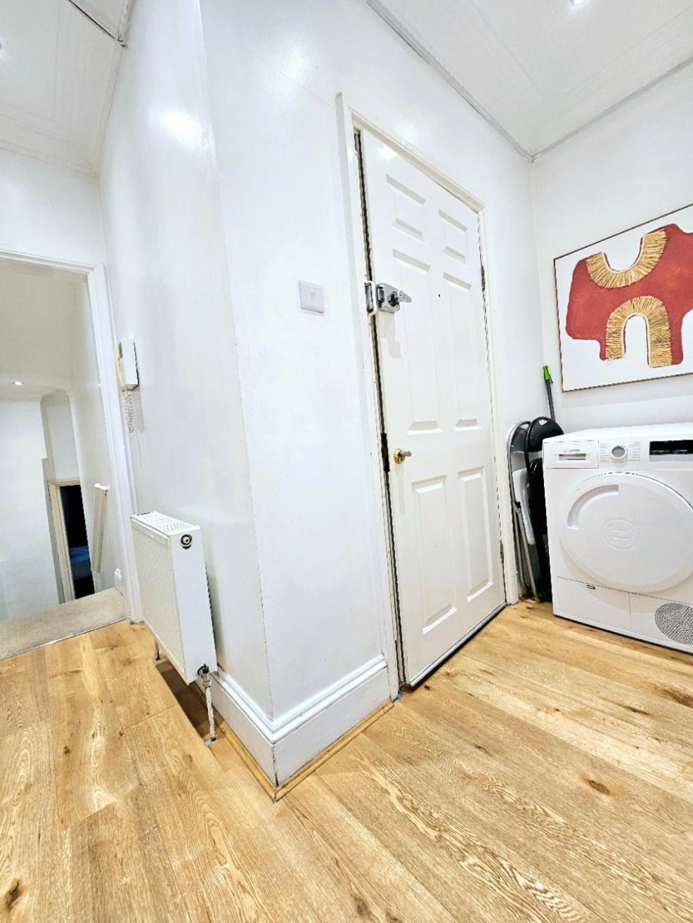 Charming Home With Private Balcony, On 1St Floor, With 2 Bathrooms, 3 Min Walk To Earl'S Court Station London Eksteriør bilde