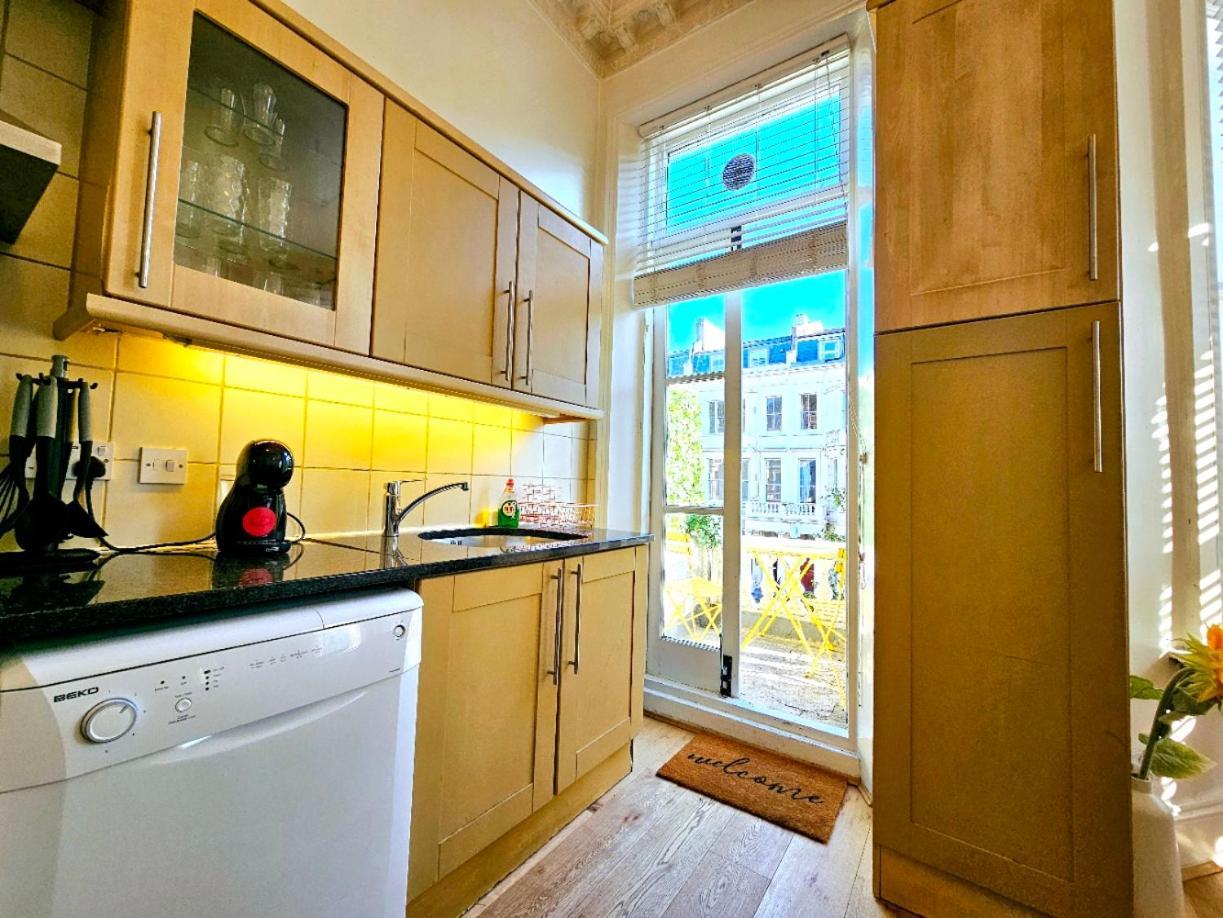 Charming Home With Private Balcony, On 1St Floor, With 2 Bathrooms, 3 Min Walk To Earl'S Court Station London Eksteriør bilde