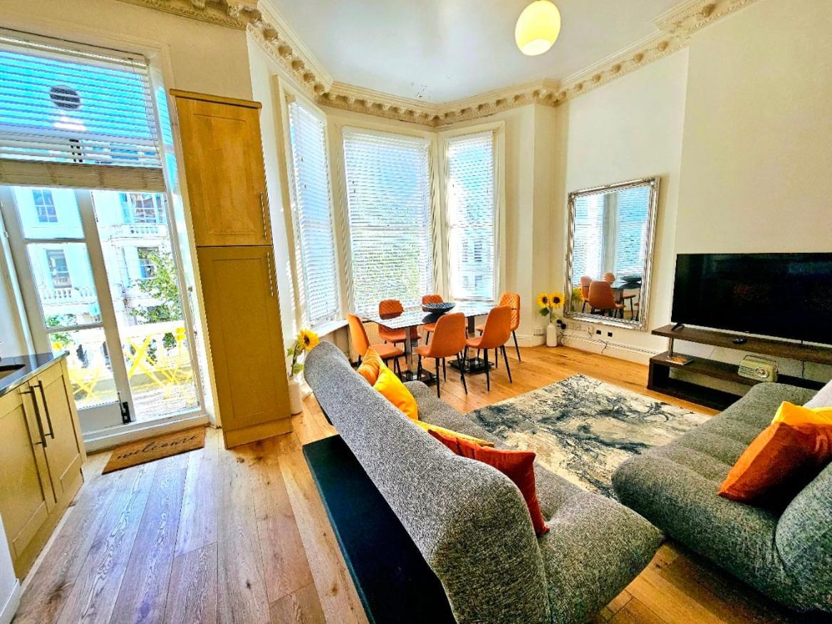 Charming Home With Private Balcony, On 1St Floor, With 2 Bathrooms, 3 Min Walk To Earl'S Court Station London Eksteriør bilde